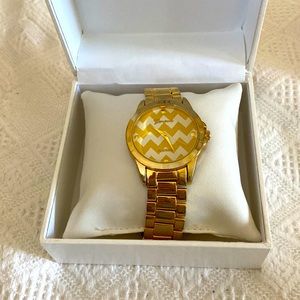 Geneva Ladies Gold tone Quartz movement Watch